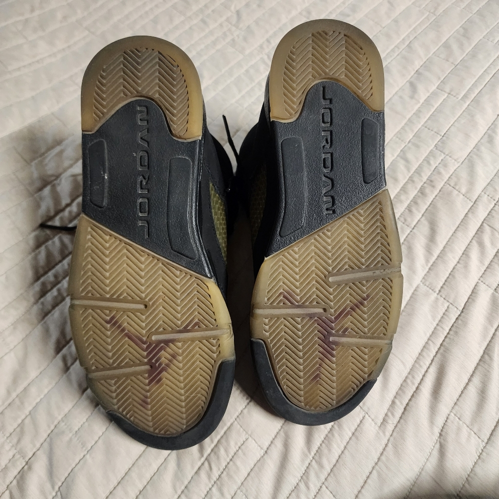 Air Jordan Black and Gray Sneakers - Picture 6 of 10